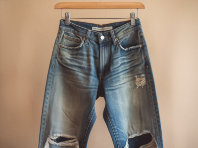 Welche secondhand‑jeans wirklich langlebig sind: materialcheck, versteckte mängel und verhandlungstipps
