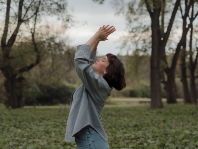 Wie du mit fünf Minuten-morgenritualen mehr energie und selbstvertrauen bekommst